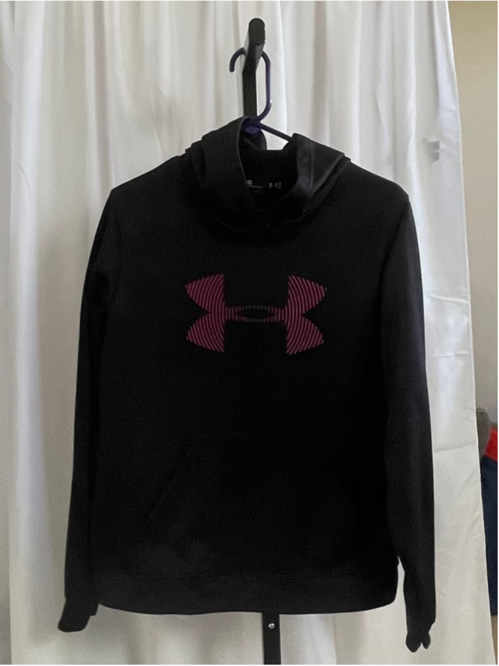 Women's Under Armour Hoodie Sweatshirt Medium Black Purple